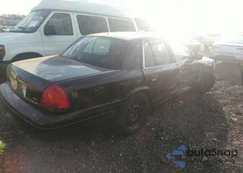 2011 Ford Crown Victoria Police Interceptor из США, поврежденный, VIN 2FABP7BV2BX176323